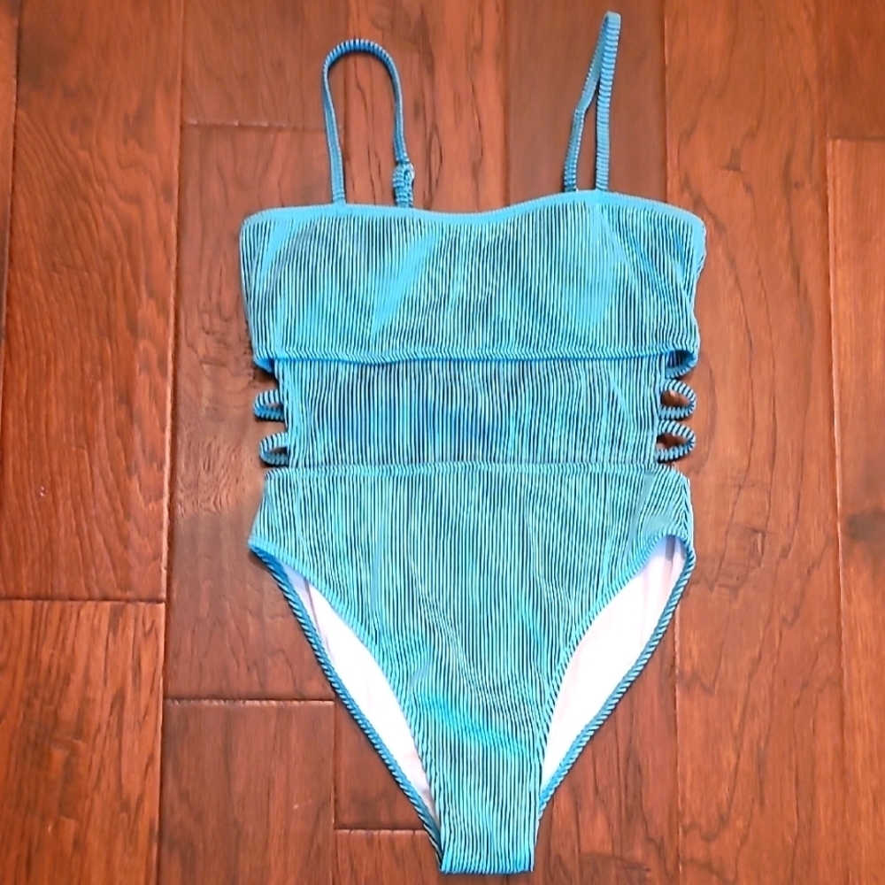 Unknown Brand women's Blue Ribbed Swimsuit Size Medium